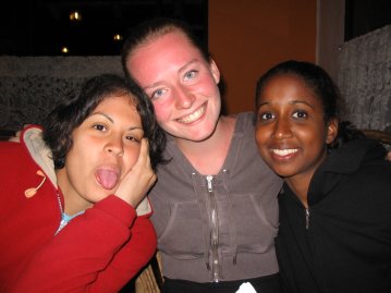 Ryhm&auml;kuva tyt&ouml;ist&auml;.