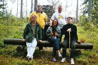 Santtu, Ari, min�, Minna ja Jape.