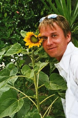 Kari ja auringonkukka.