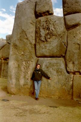 Niina tutustumassa Cuscon l�hiseutuun.