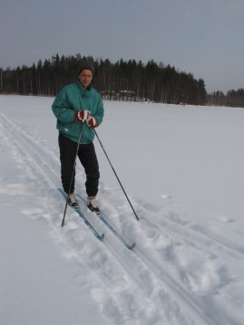 Isk&auml; hiiht&auml;m&auml;ss&auml;.