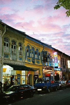 Joo Chiat Road illalla.