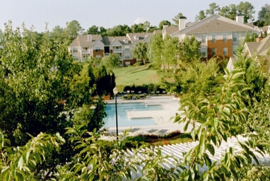 N�kym� asuntomme parvekkeelta altaalle.