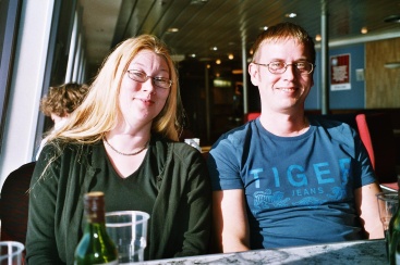 Tanja ja Kari laivalla.